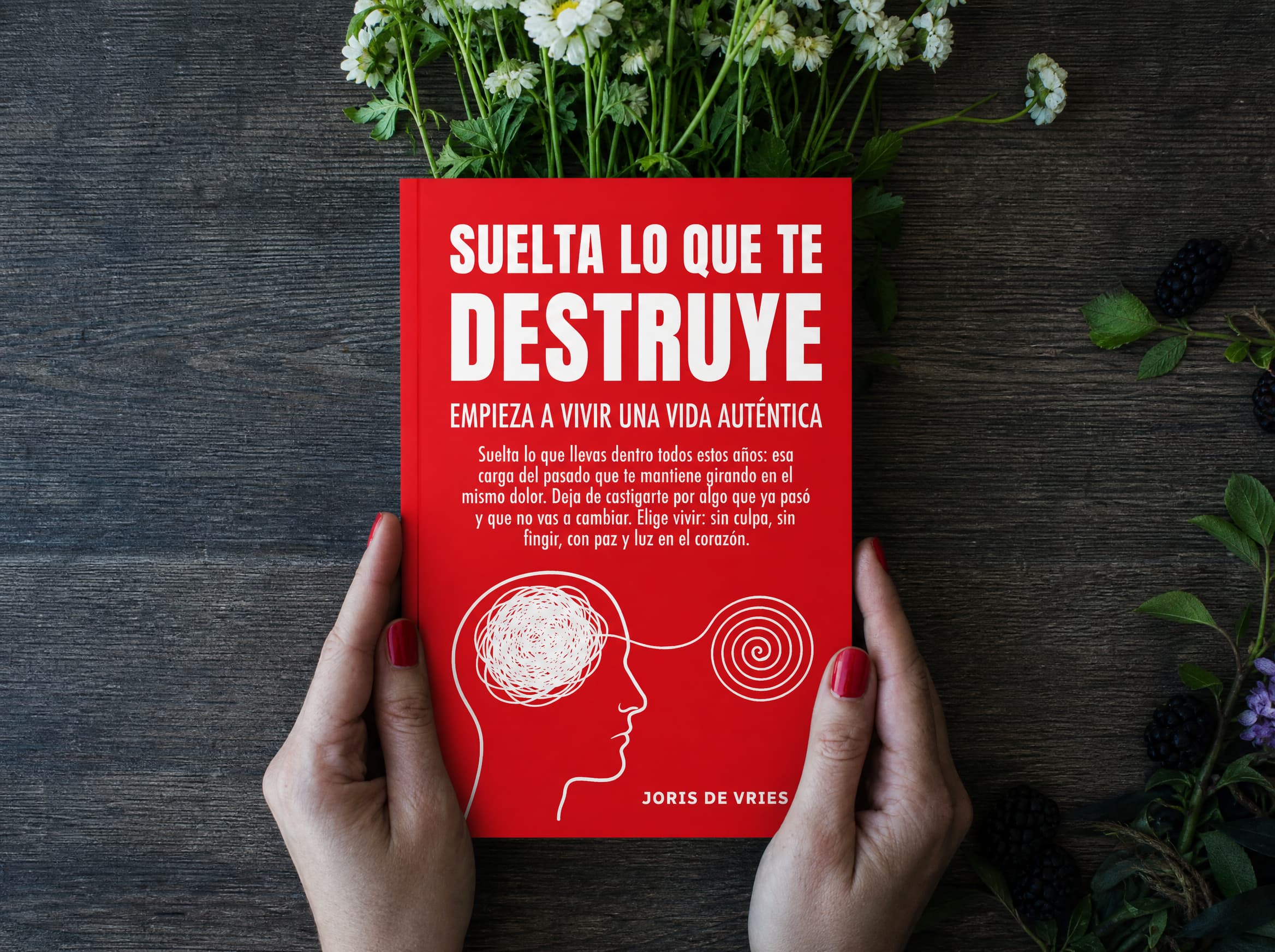 Suelta lo que te destruye — el libro en las manos de una lectora